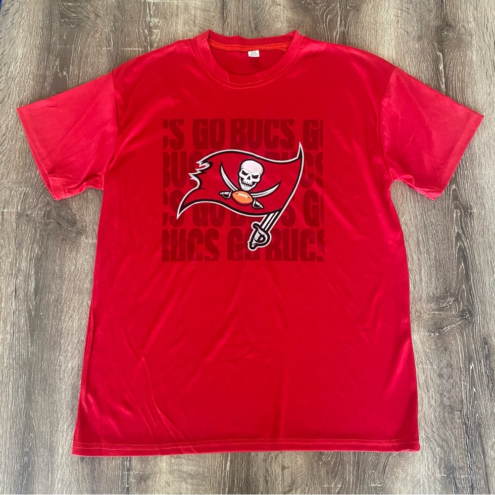 Tampa Bay Buccaneers XL Red Tee